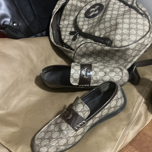 Men’s Gucci loafers beige or tan with dark brown gg size 10 - Picture 3 of 3